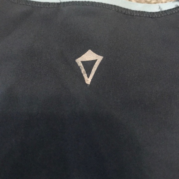 Ivivvia Tank - Picture 4 of 4